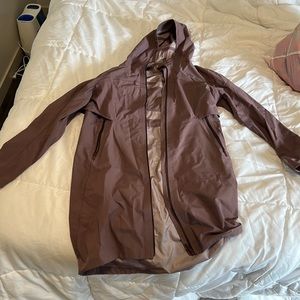 Lululemon raincoat